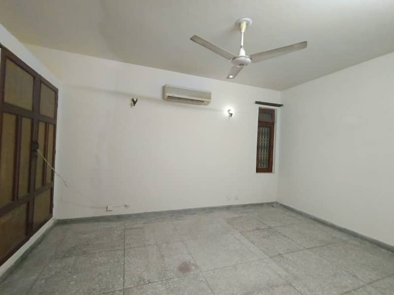 35x80 Sunface Demolishable Single Storey House Available For Sale In I-8 Islamabad 2