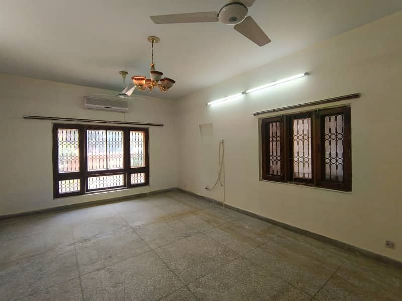 35x80 Sunface Demolishable Single Storey House Available For Sale In I-8 Islamabad 6