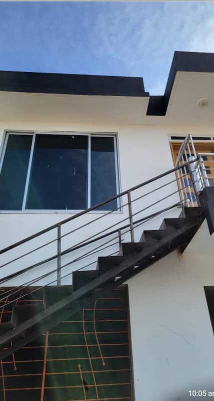 13 marla uper portion for rent in cbr town very beatifull location near park masjid 24