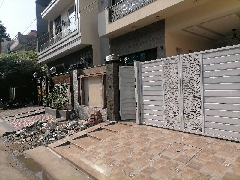 House Of 5 Marla Available For sale In Johar Town Phase 2 - Block J 2