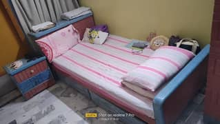 Bed set with Dressing