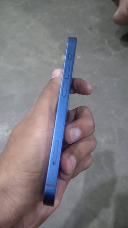 iphone 12 mini 4