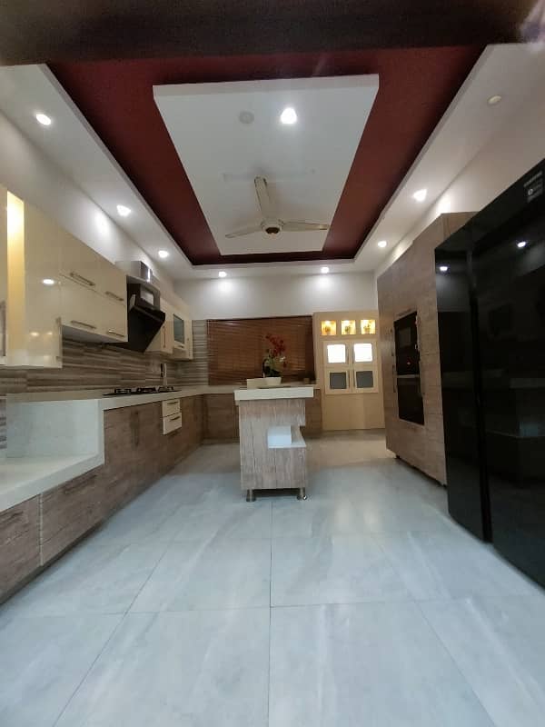 Elegant Bungalow For Rent - 1000 Sq Yard - Luxury Living at It's Finest. 7