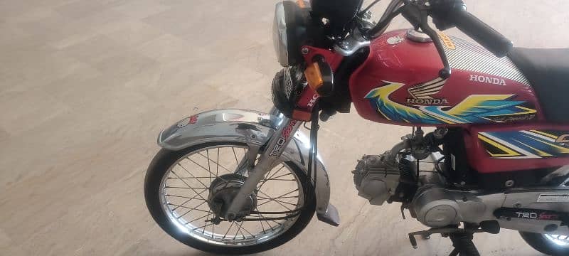 I am selling Honda CD 70 2021 model lush condition 3