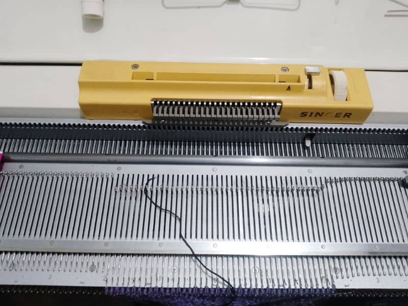 knitting machine 1