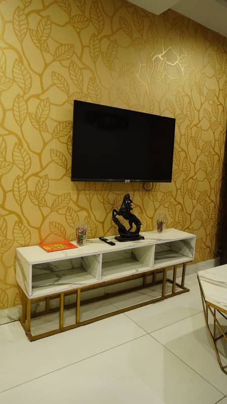 Furnish luxury apartment short stay for rent at bahria town lahore 7