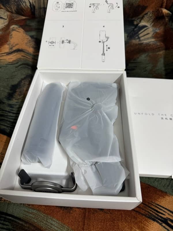 Dji osmo 6 mobile gimbal brand new 3