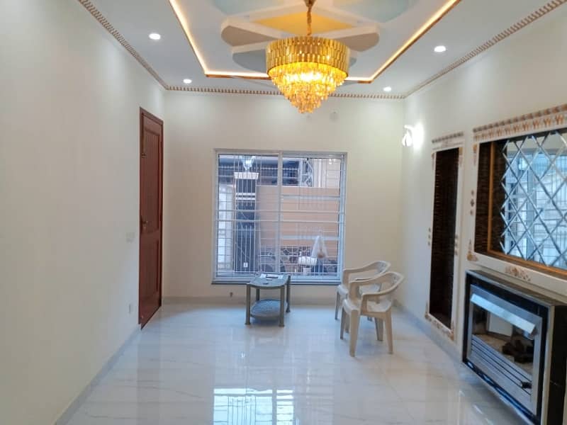 8 Marla House For sale In Eden Boulevard Housing Scheme Lahore 12