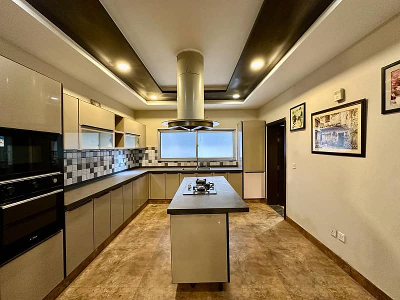 For Rent 1 Kanal Double Kitchen Like New House In DHA Phase 5 17