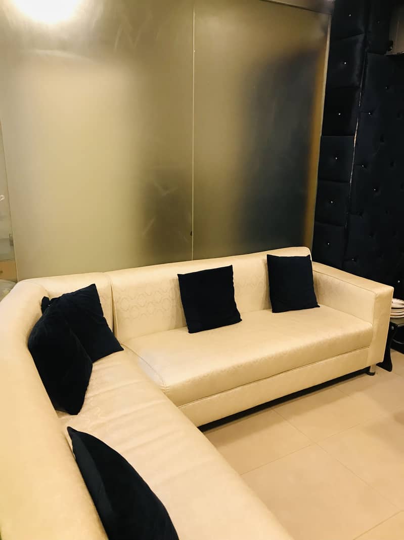 Furnished office for rent 1