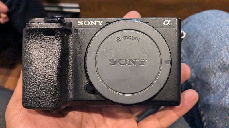 Sony a6400 with 16mm lens and crane 2 available for sale urgent 5