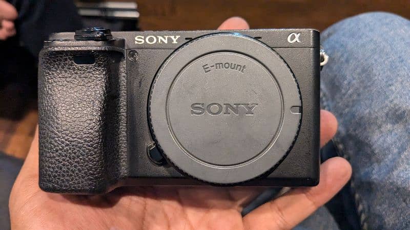 Sony a6400 with 16mm lens and crane 2 available for sale urgent 9