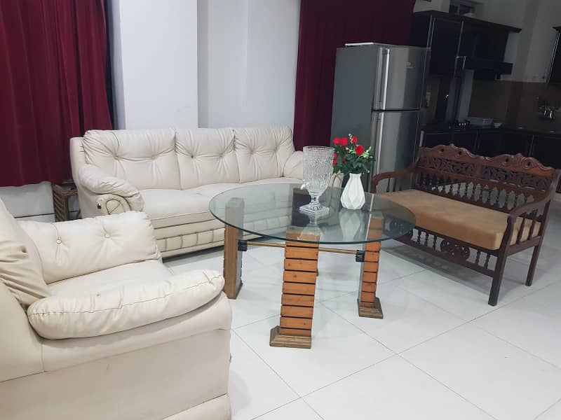 Furnish luxry apartment bahria town lahore par day weekly available for rent 3