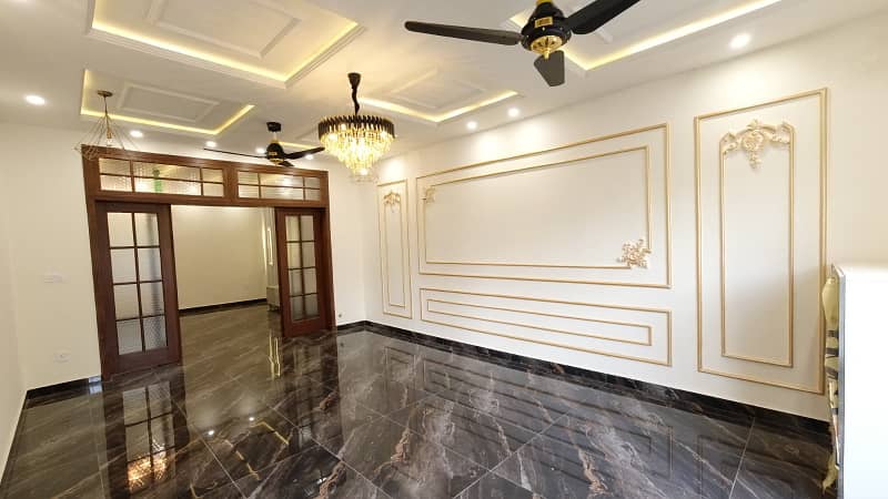 3200 Square Feet House For sale In Rs. 180000000/- Only 13