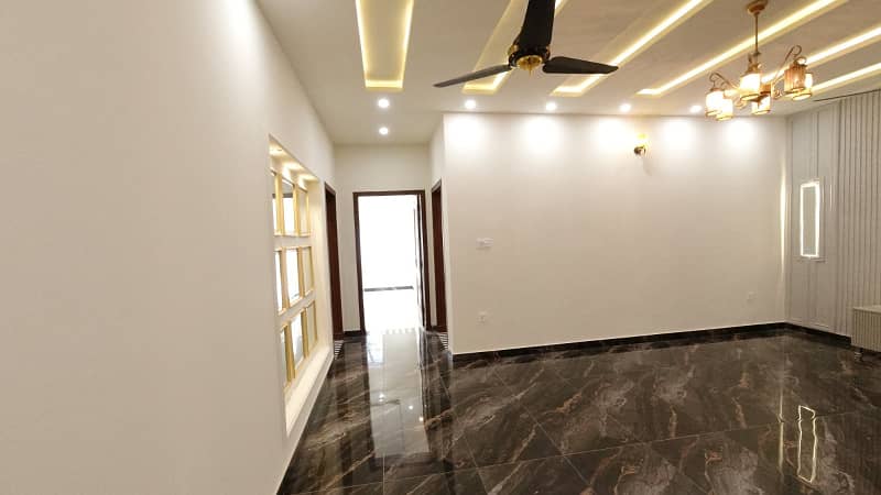 3200 Square Feet House For sale In Rs. 180000000/- Only 23