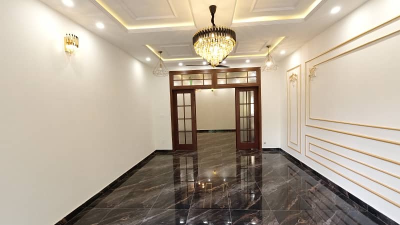 3200 Square Feet House For sale In Rs. 180000000/- Only 29