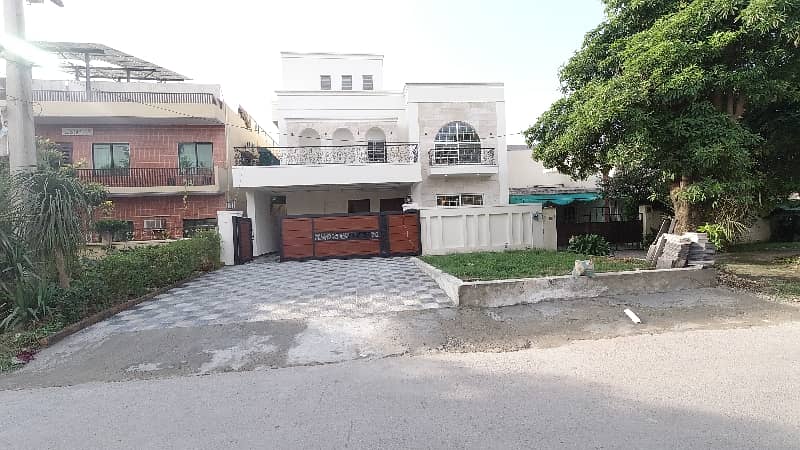 3200 Square Feet House For sale In Rs. 180000000/- Only 34