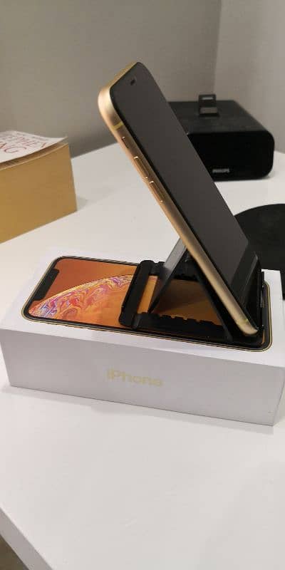 iphone XR 256 GB  with box PTA APPROVED 3