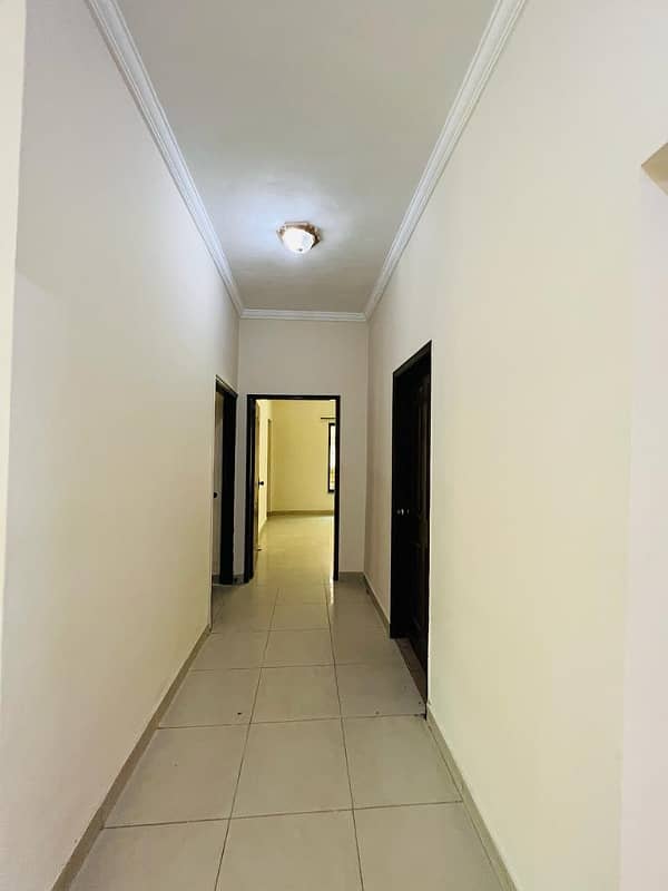 10 Marla 05 Bedroom House available for Sale in Sector-C, Askari-10, Lahore Cantt 6