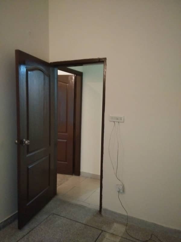 10 Marla 05 Bedroom House available for Sale in Sector-C, Askari-10, Lahore Cantt 48