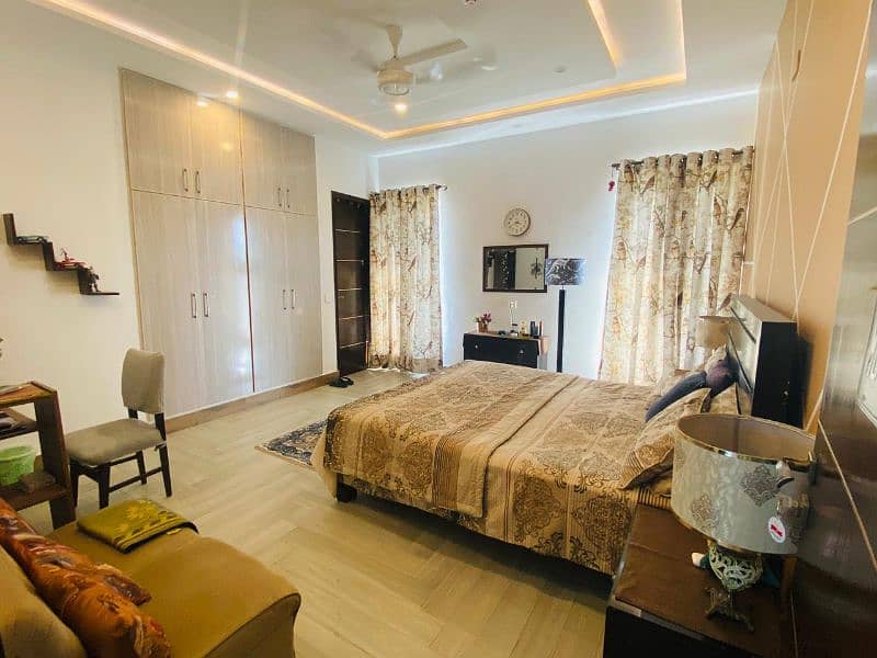 MAIN BOULEVARD (MB) HOUSE FOR SALE DHA PHASE 8 LAHORE 12