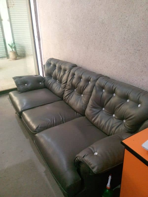 Five seater 0315 6124447 3