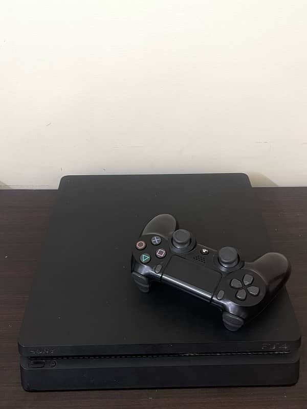 PS4 slim -1Tb with controller 0