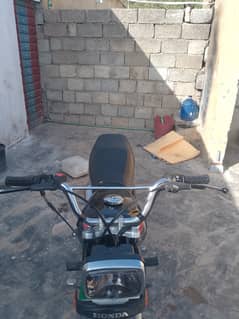 Honda 125 18model  dabel saman ka sat all part are good