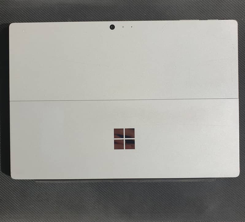 Surface Pro 4 8/256 GB with Detachable Keyboard 1