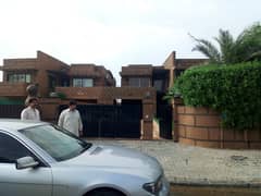 32 MARLA BEAUTIFUL HOUSE FOR SALE IN MEADOWS SECTOR B BAHRIA TOWN LAHORE