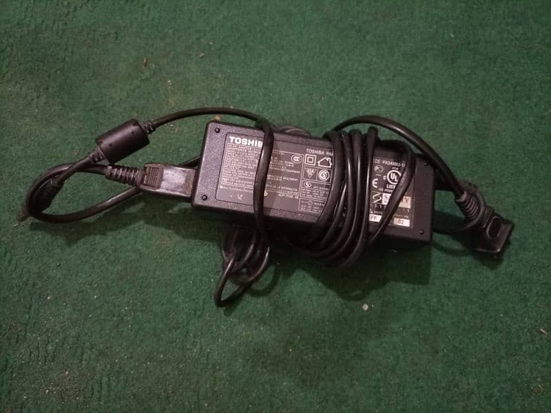 Toshiba laptop charger 0