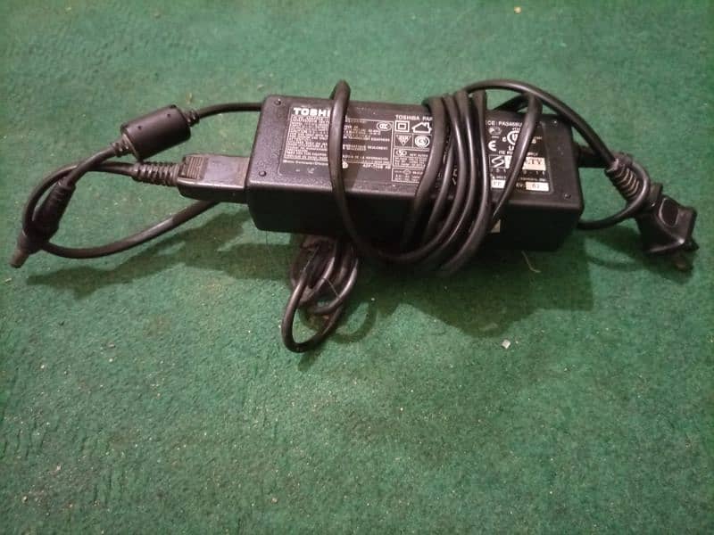 Toshiba laptop charger 1