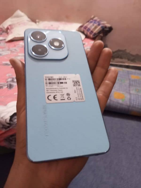 Tecno spark 20 with box 8+8 /256 0