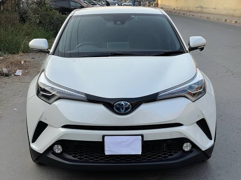 Toyota C-HR 2017 1