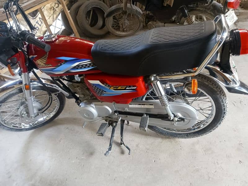 Honda CG 125 2024 3