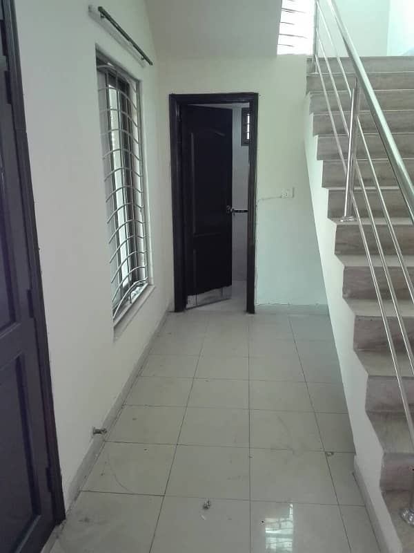 10 Marla 04 Bedroom House Available For Sale In Askari 10 Sector-B Lahore Cantt 33