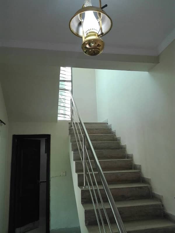 10 Marla 04 Bedroom House Available For Sale In Askari 10 Sector-B Lahore Cantt 40