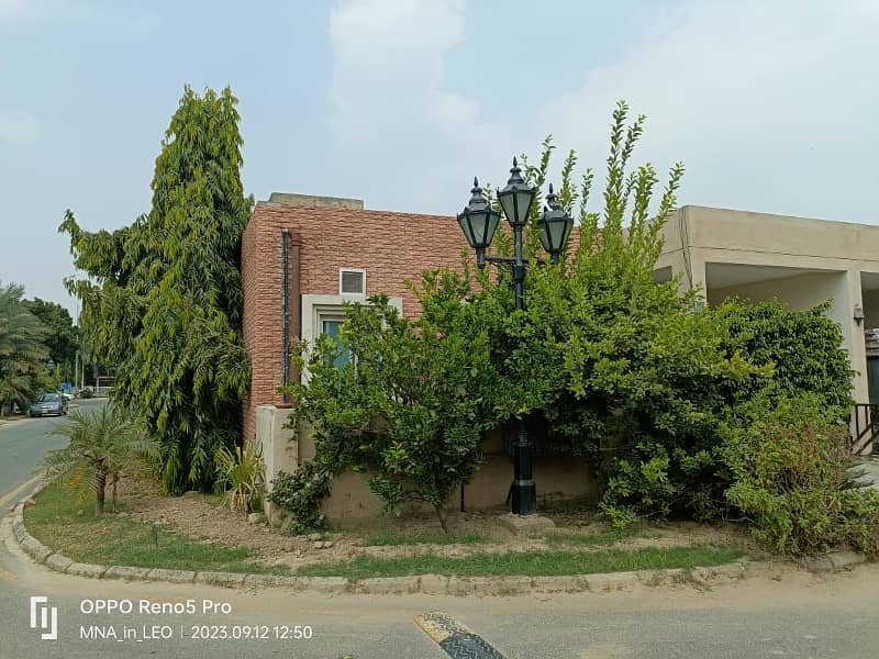 A BEAUTIFUL 6 MARLA CORNER SINGLE STORY HOUSE FOR SALE IN SAFARI VILLAS SECTOR B BAHRIA TOWN LAHORE 0