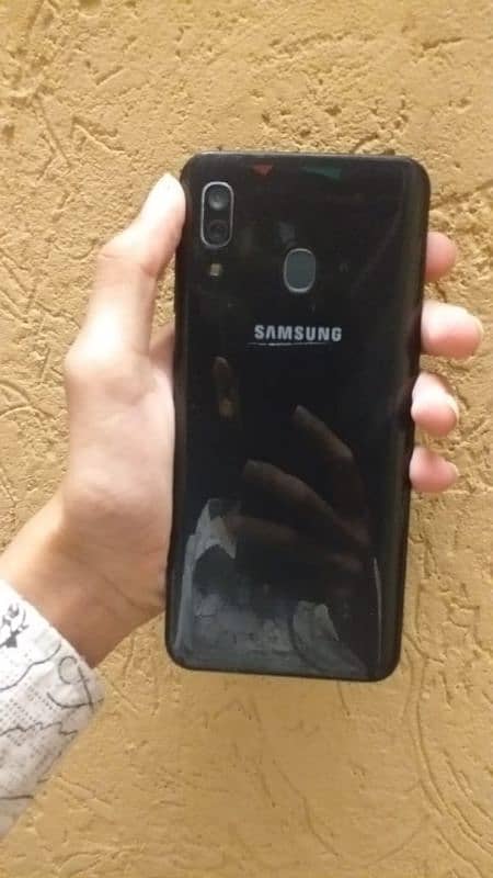 Samsung galaxy a30 4.64 pta approvd only back changee 0