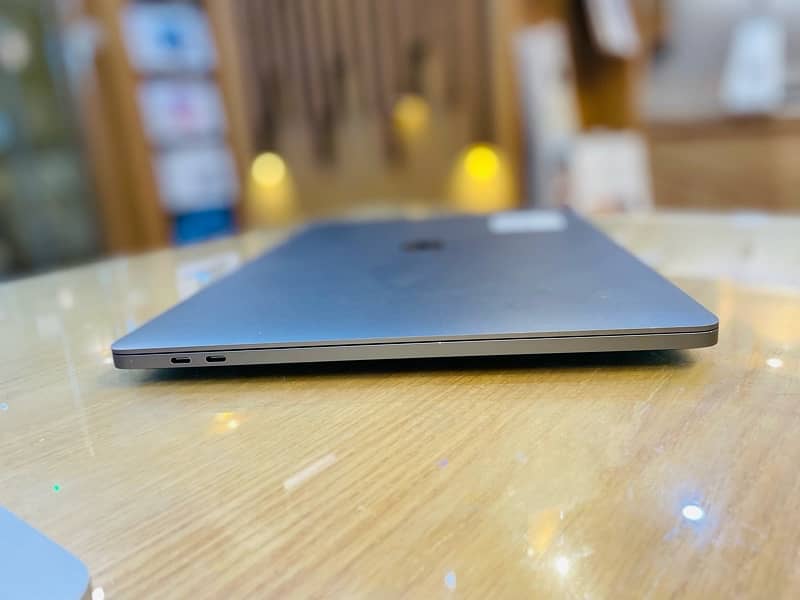 mac book pro 2019 16 inch corei7 ,16 gb ram , 512 gb storage 3