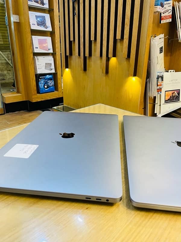 mac book pro 2019 16 inch corei7 ,16 gb ram , 512 gb storage 5