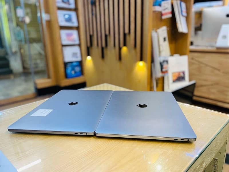 mac book pro 2019 16 inch corei7 ,16 gb ram , 512 gb storage 6