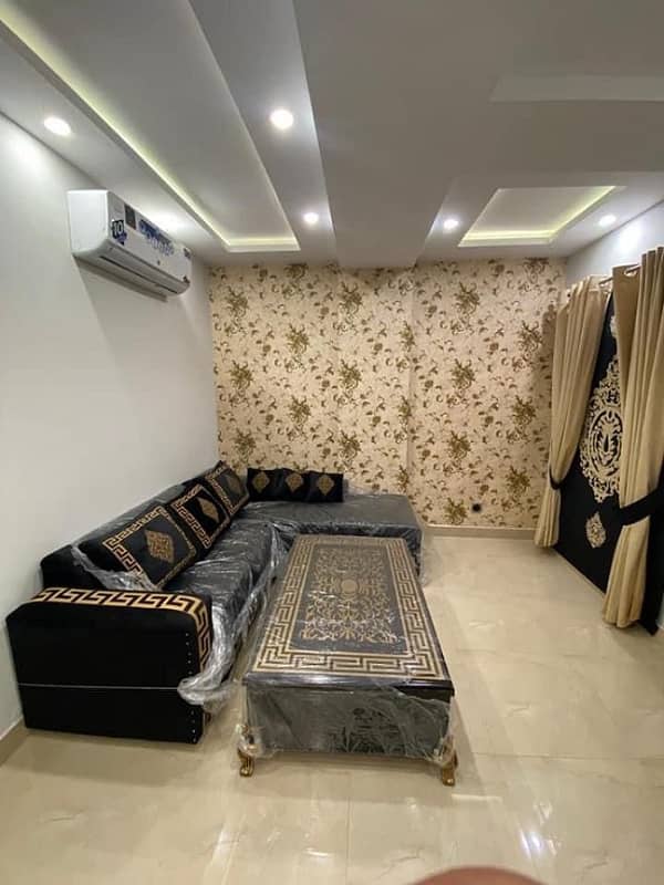 1 BED FULLY FURNISH APARTMENT AVAILEBAL FOR RENT IN BAHRIA TOWN LAHORE 7