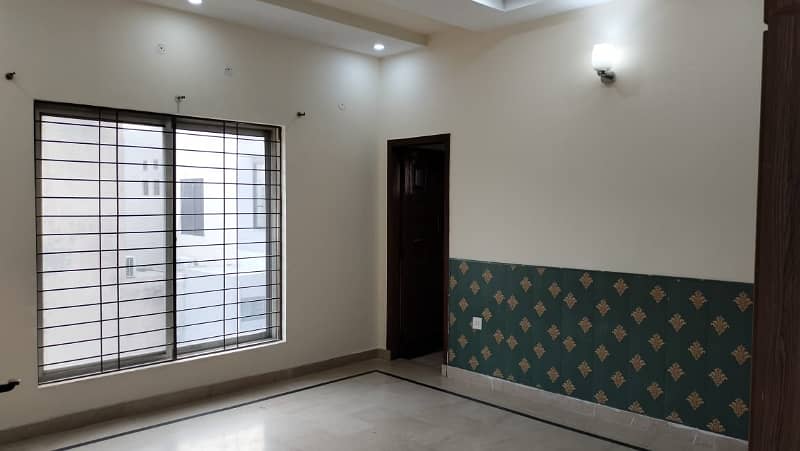 10 Marla House In Lahore Is Available For rent 1