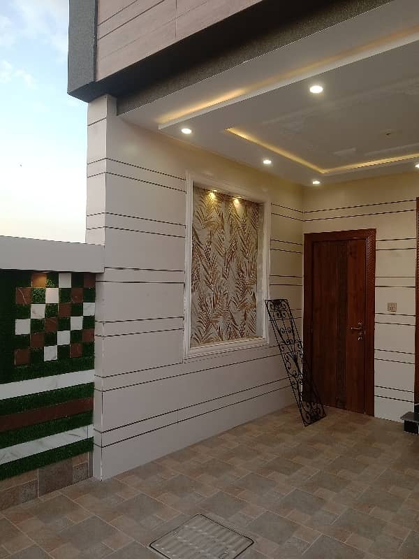 House Of 10 Marla Is Available For rent In Bahria Town - Sector E, Lahore 6