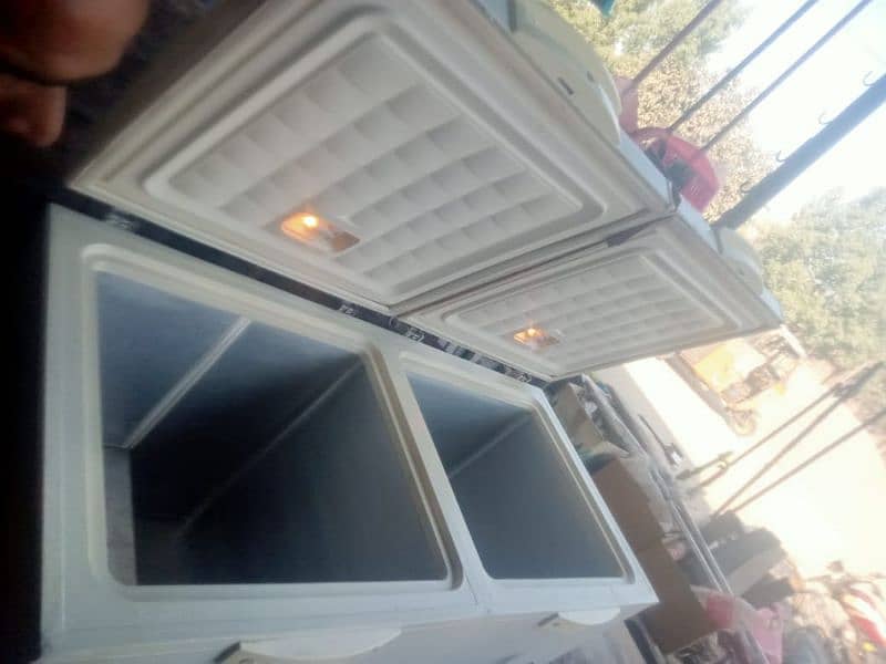 Waves  Double Door Large Size Freezer 2