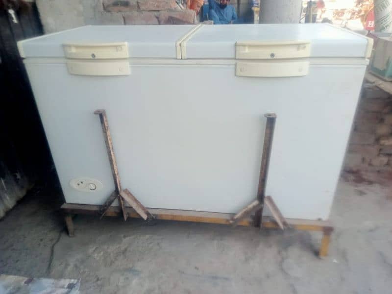 Waves  Double Door Large Size Freezer 4