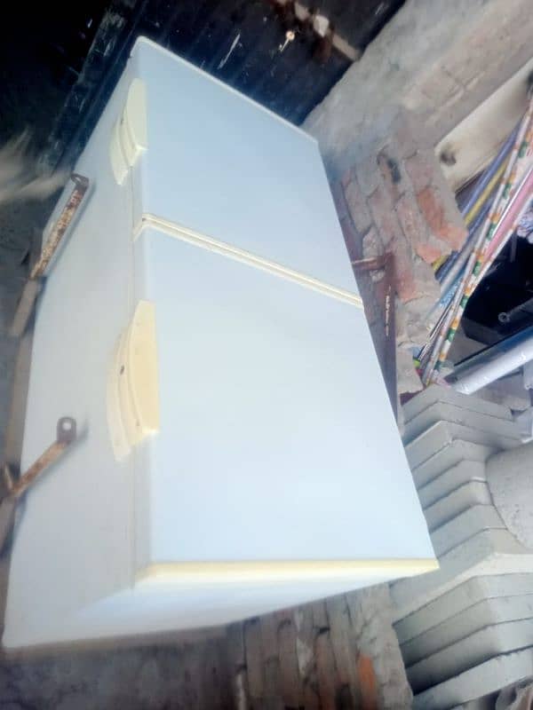 Waves  Double Door Large Size Freezer 9