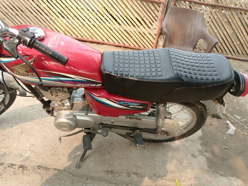 honda 125 1 hand use all. oky sound less 6