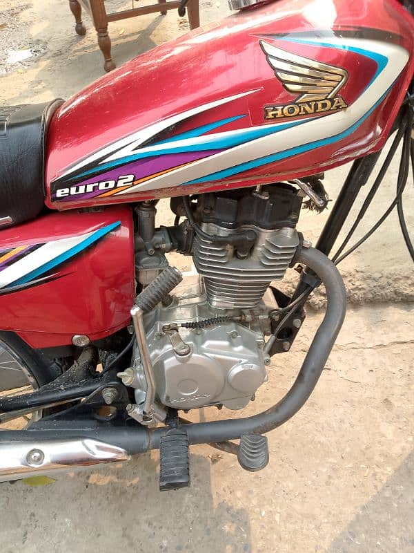 honda 125 1 hand use all. oky sound less 7